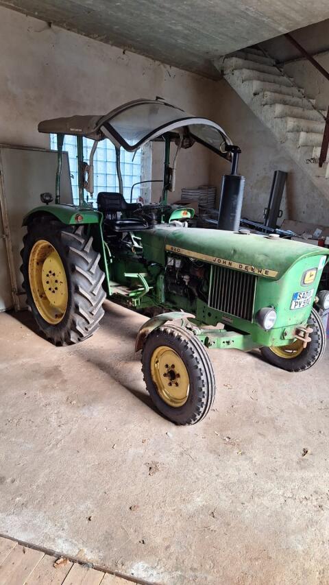 John Deere 820