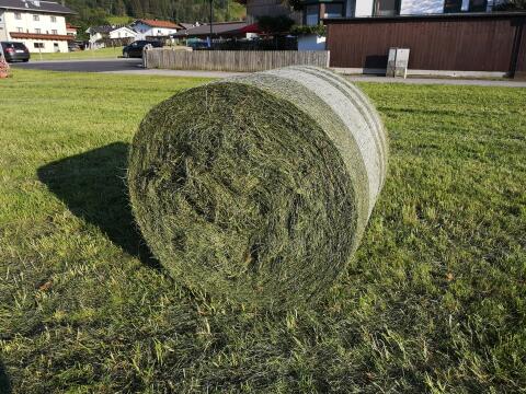 Grummet Rundballen, Heuballen