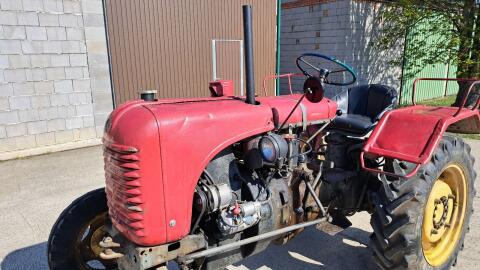 Steyr Traktor T84