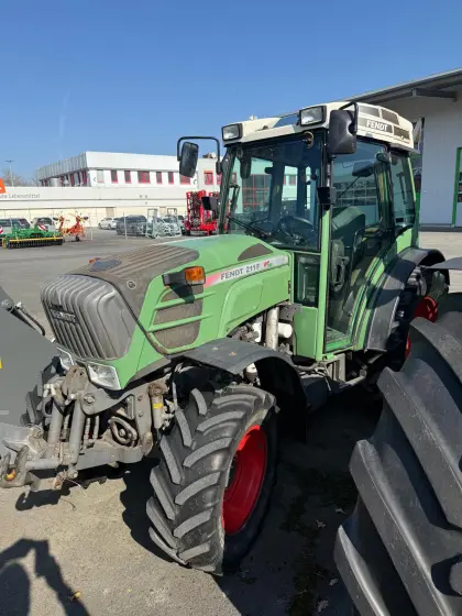Fendt 211 F Vario TMS