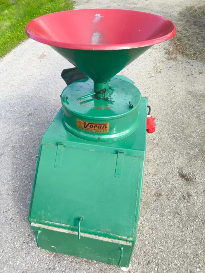 Getreidemühle / Voran