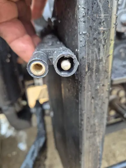 Suche Stromstecker für New Holland 650 Rundballenpresse