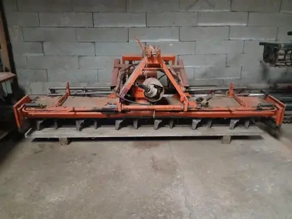 Kreiselegge Howard mit Hitch