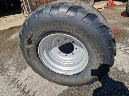 Räder, Reifen, Kompletträder 560/45R22.5