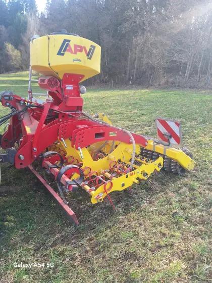 Biete Grünlandnachsaat, Neuansaat im Lohn an