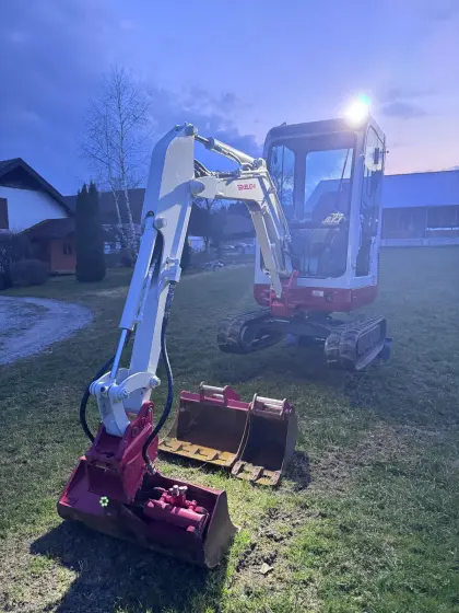 Takeuchi TB016
