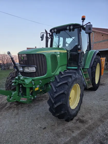 John Deere 6520
