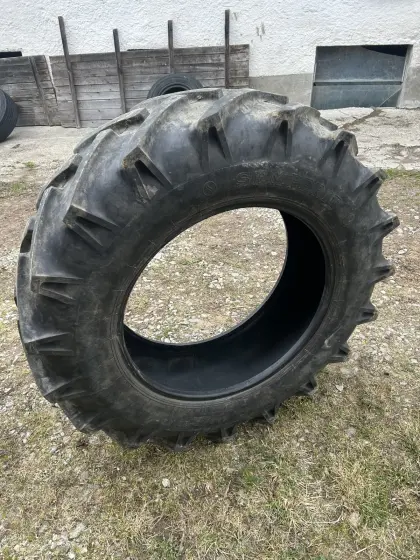 14.9-30 14,9 R30 380/85 R30 Semperit