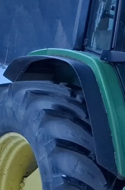 Kotflügelverbreiterung John Deere