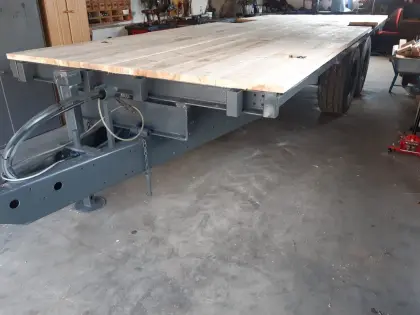 Tieflader 9 t Nutzlast