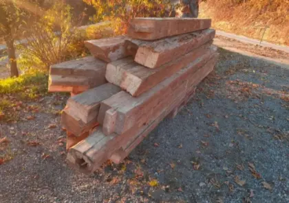 Altholz gehackt, Längen und Maße auf Anfrage