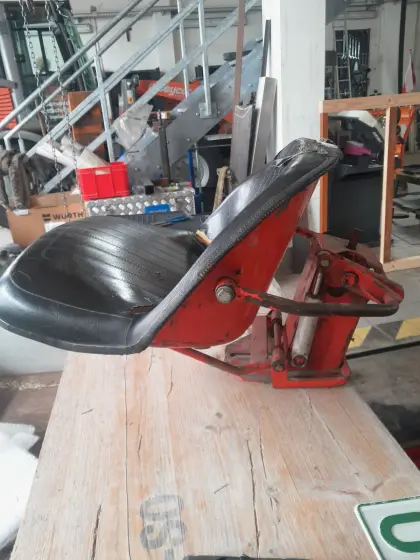 Steyr traktorsitz elastomat 600