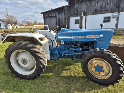 Traktor Ford 3000