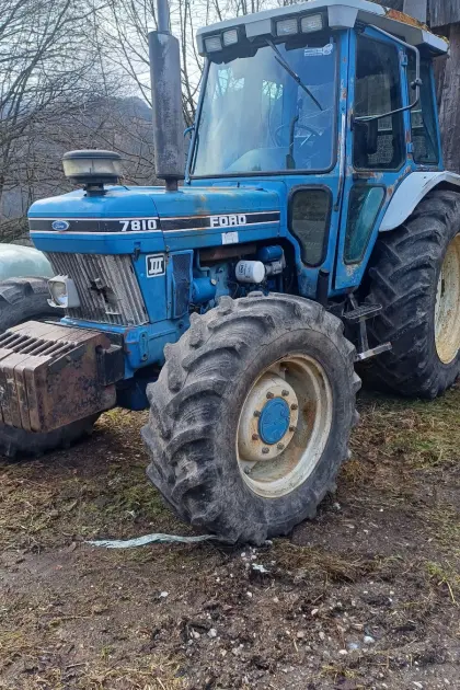 Ford 7810