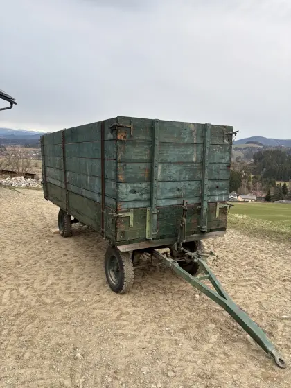 Anhänger mit Deichsel