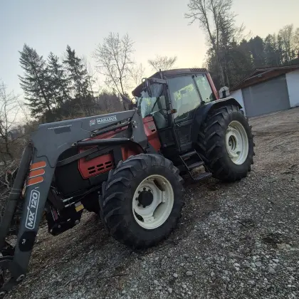 MX 120 Frontlader Mailleux war auf Baltra 8150 montiert