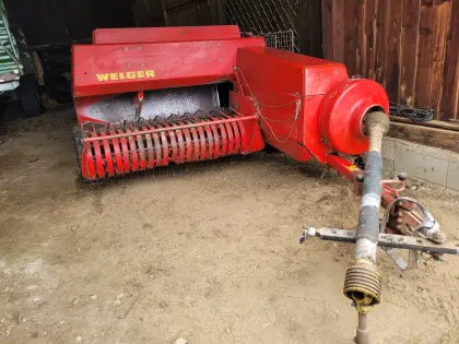 Welger AP42 und Kuhn GF Kreiselwender