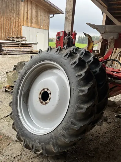 Pflegereifen BKT 12.4-36