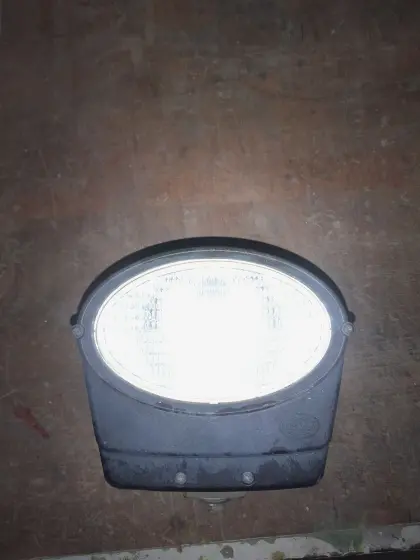 Xenon-Scheinwerfer von Fendt