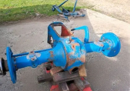 Ford traktor Fordson Dexta Hinterachse Achstrichter Differen
