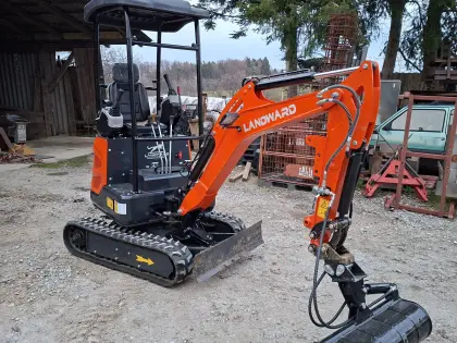 Bagger Landwart XT13U Minibagger 1,3 t