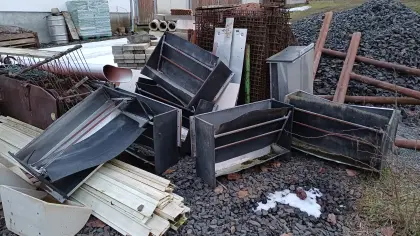 Aufstallung Trenngitter Futtertrog