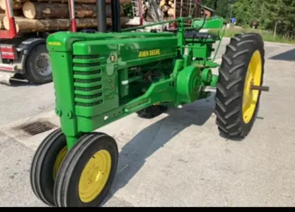 John Deere Model B
