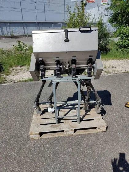 Düngerstreuer Reihenstreuer Weinbau Obstbau