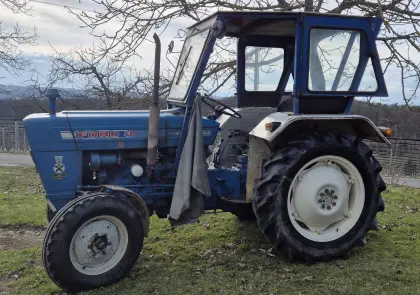 Ford 3000-8 Traktor