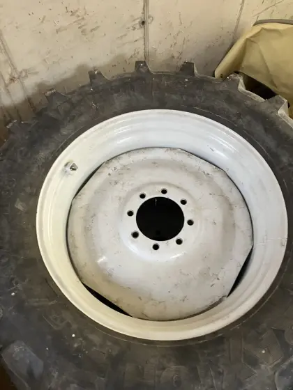 Steyr 8130 Komplettbereifung