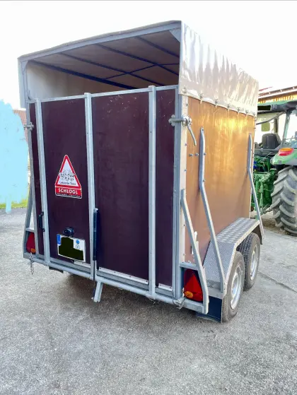 Viehwagen Viehanhänger Schlögl
