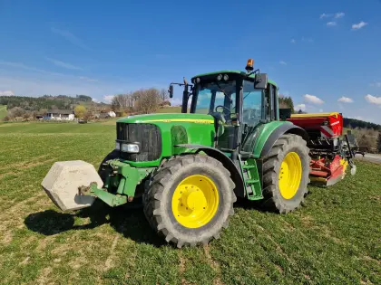 John Deere 6920