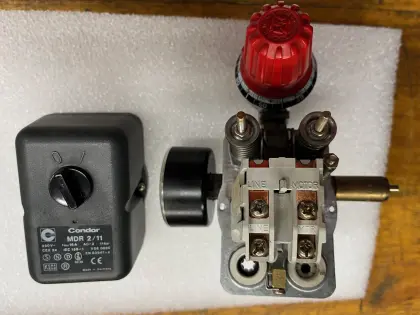 Membrandruckschalter MDR2/11 mit Manometer und Druckregler