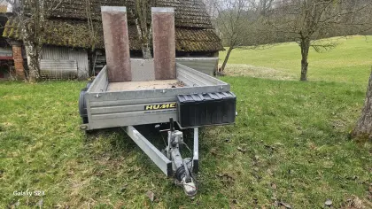 Baumaschinentransporter