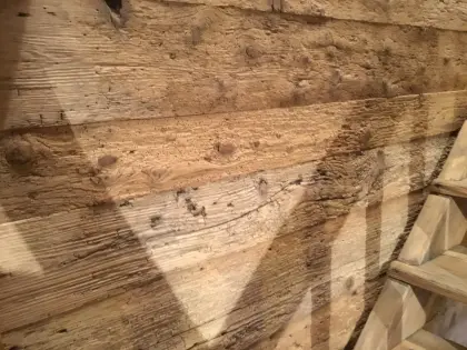 Wandverkleidung aus Altholz