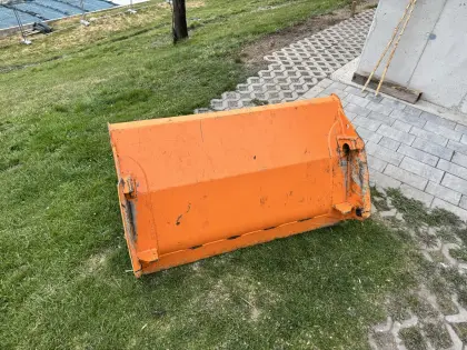 Hauer Erdschaufel 120 cm mit Haueraufnahme