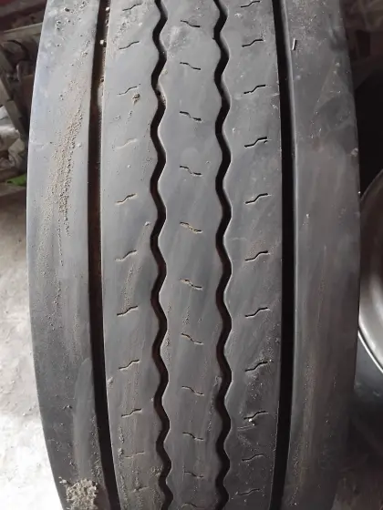 Reifen 295/80x22,5 mit Felge