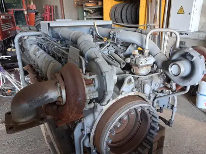 MAN D2842 LE mit Stromgenerator