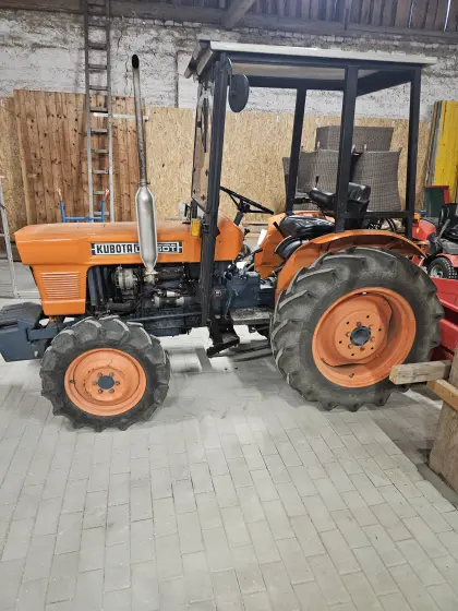 Kubota L245 DT mit hydr. Kippmulde
