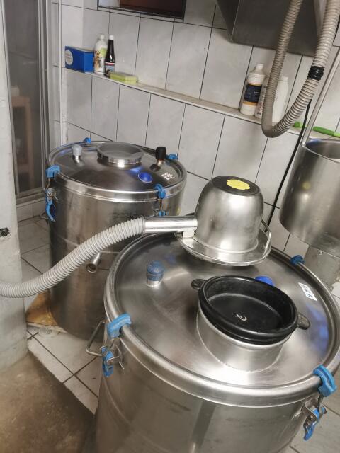 2 Milchtanks, 150 l