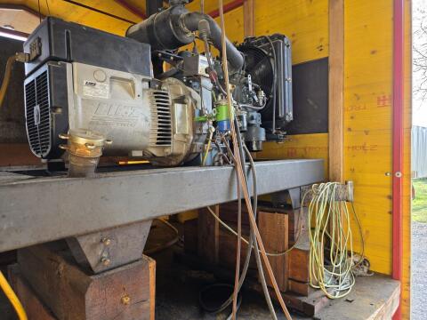 Verkaufe Aggregat samt Tank und Anhänger