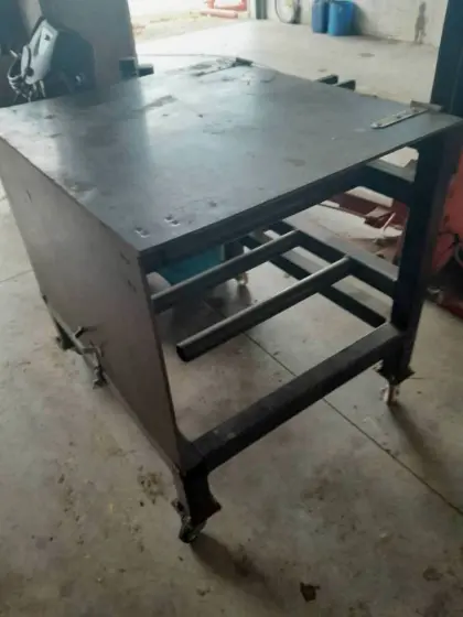 Transportgestell für Rundballen-Wickelfolie