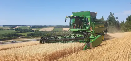 Mähdrescher John Deere T560i HM, SW 622F, SW 722PF