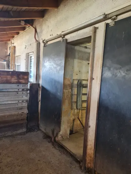 Pneumatische Schiebetüren für Melkstand