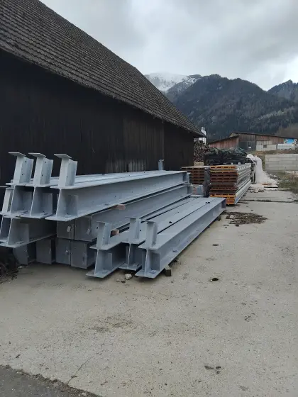 Lager-Maschinenhalle