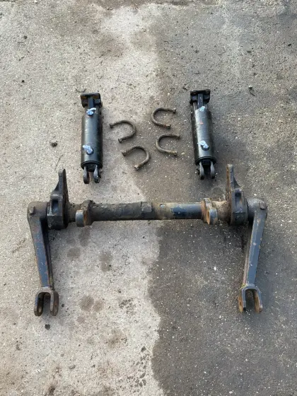 MB-trac 800/900 Turbo Heckhydraulik/Hubzylinder/Hubwelle