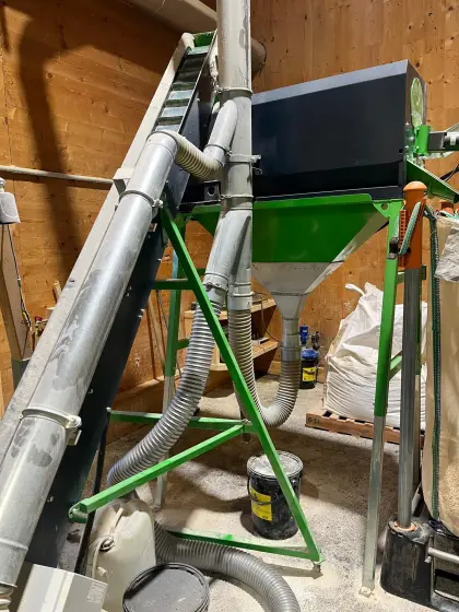 Ecokraft Pelletpresse und Absackanlage