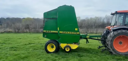 Rundballenpresse John Deere 590
