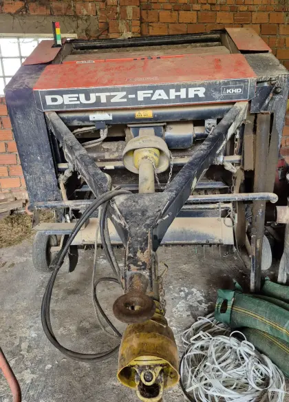 Deutz Rundballenpresse GP220