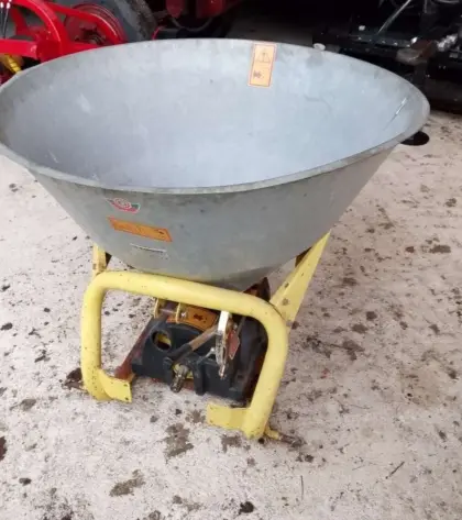 Verkaufe gut erhaltenen Mineraldüngerstreuer